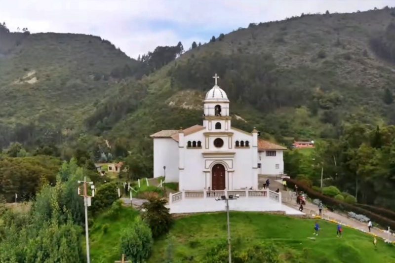 Cerro y Capilla de la Valvanera Chía